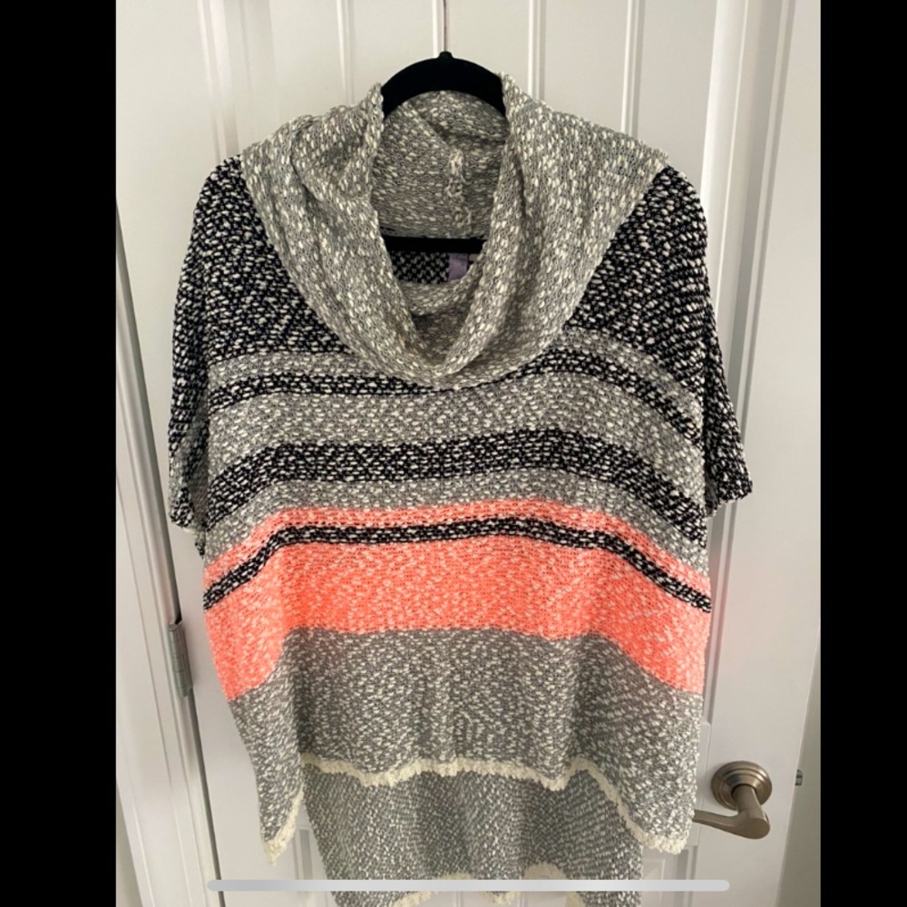 Caul neck sweater